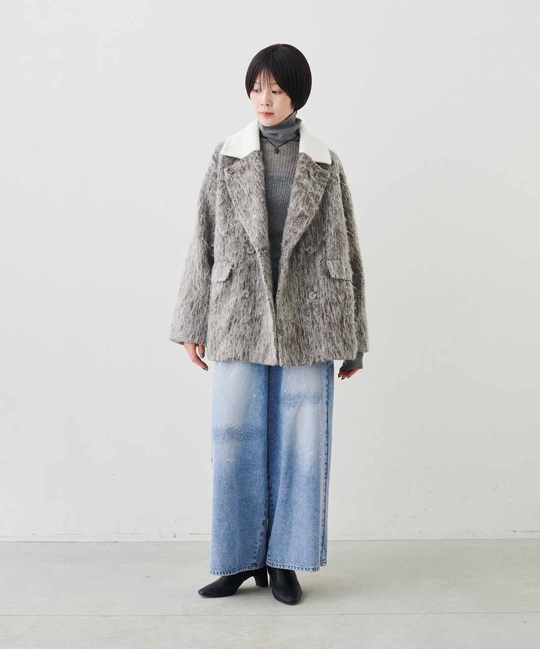 MEDE19F|シャギー素材でつくったジャコット〈グレージュミックス〉とコットンカシミヤのタートルニットとコットンカシミヤのタートルニットとヴィンテージガラスハートモチーフシルクコードネックレスのコーディネート|モデル身長：163cm　着用サイズ：M