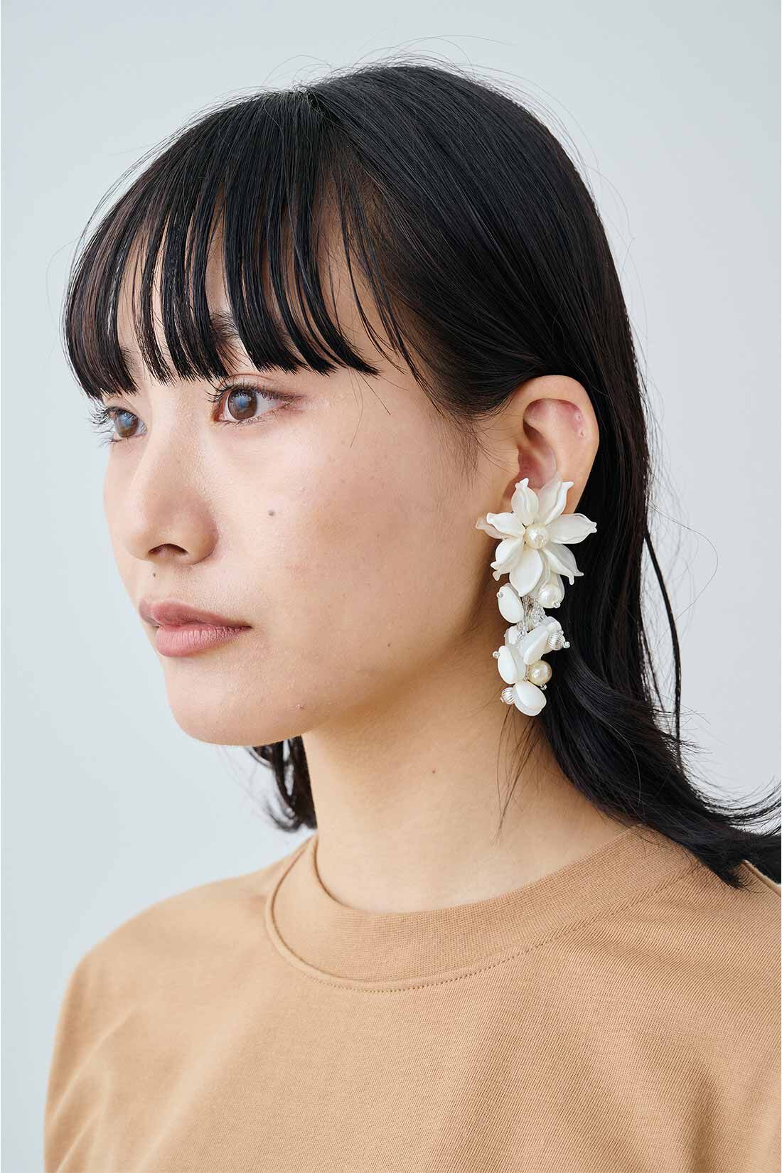 MEDE19F|MEDE19F　Boutique888さんコラボ フラワーモチーフイヤアクセ〈アイボリー〉