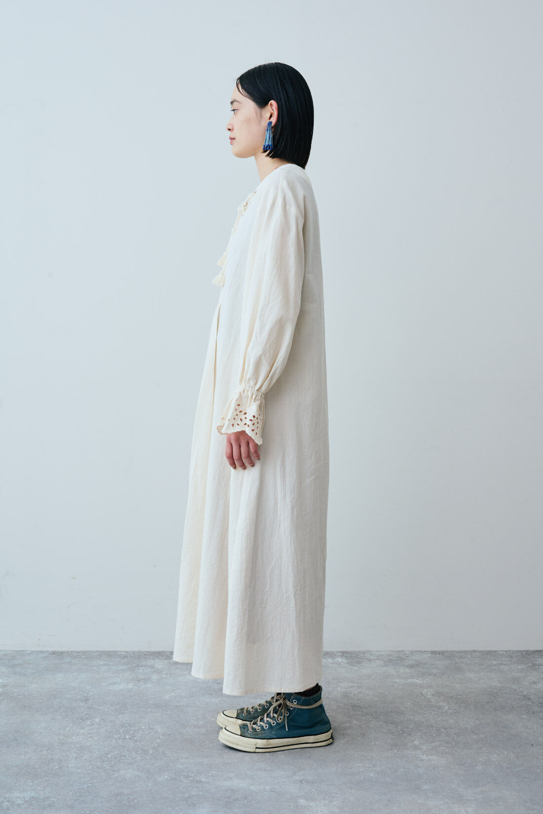 MEDE19F|MEDE19F　高山都さんコラボ レースアップカフタンワンピース|モデル身長：167cm　着用サイズ：M