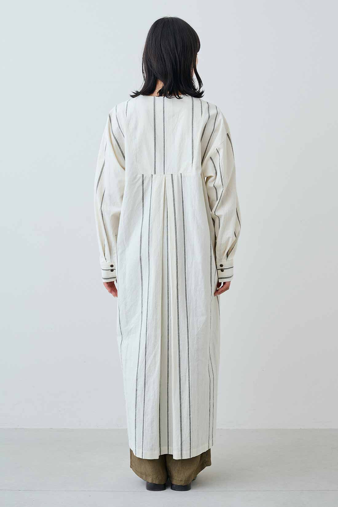 MEDE19F|MEDE19F　生地から仕込んだリネン混 ストライプのワンピース〈ナチュラル〉|モデル身長：158cm　着用サイズ：M