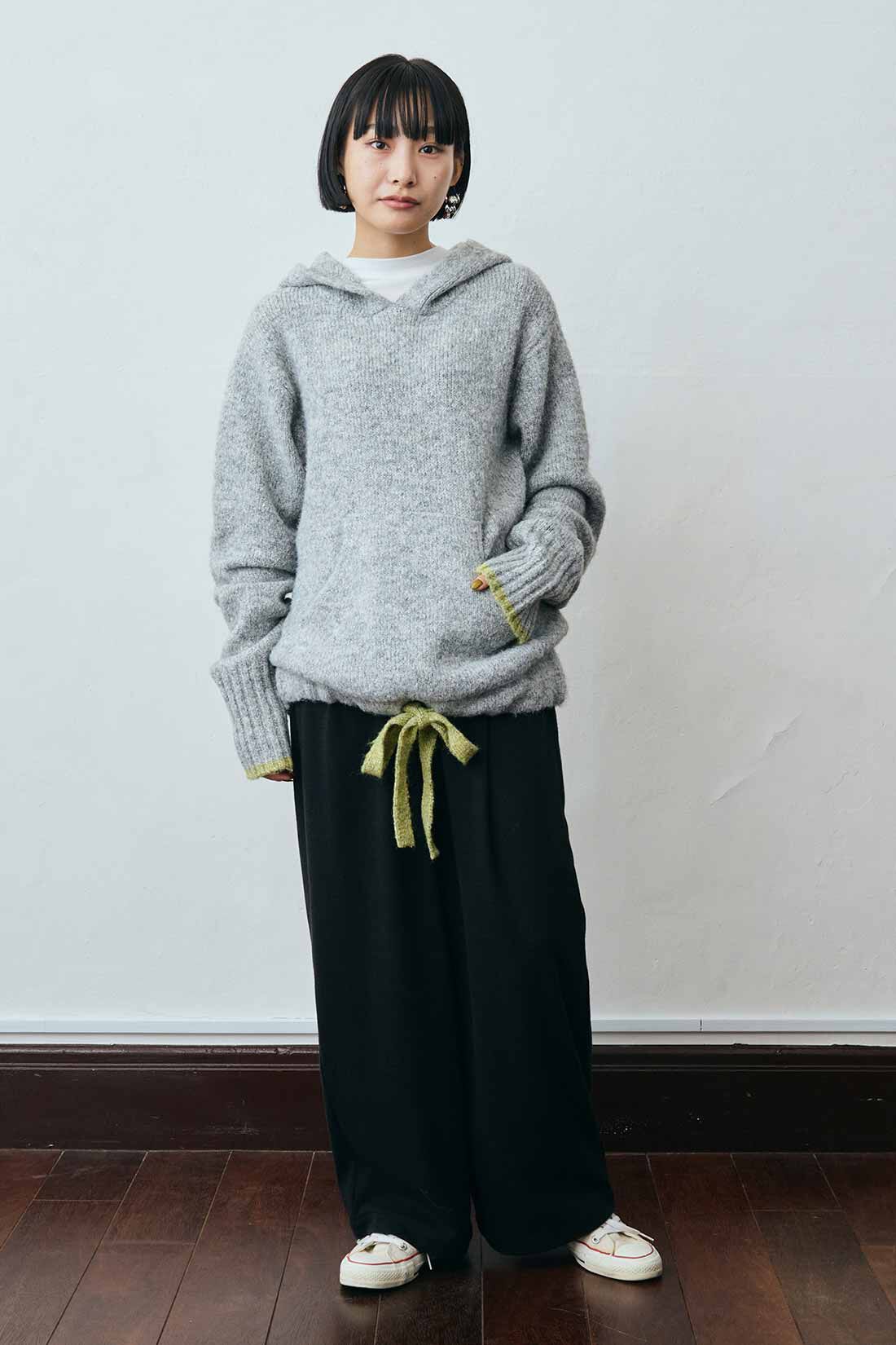 MEDE19F|MEDE19F　ミックスニットフーディー〈杢グレー〉|モデル身長：158cm　着用サイズ：M