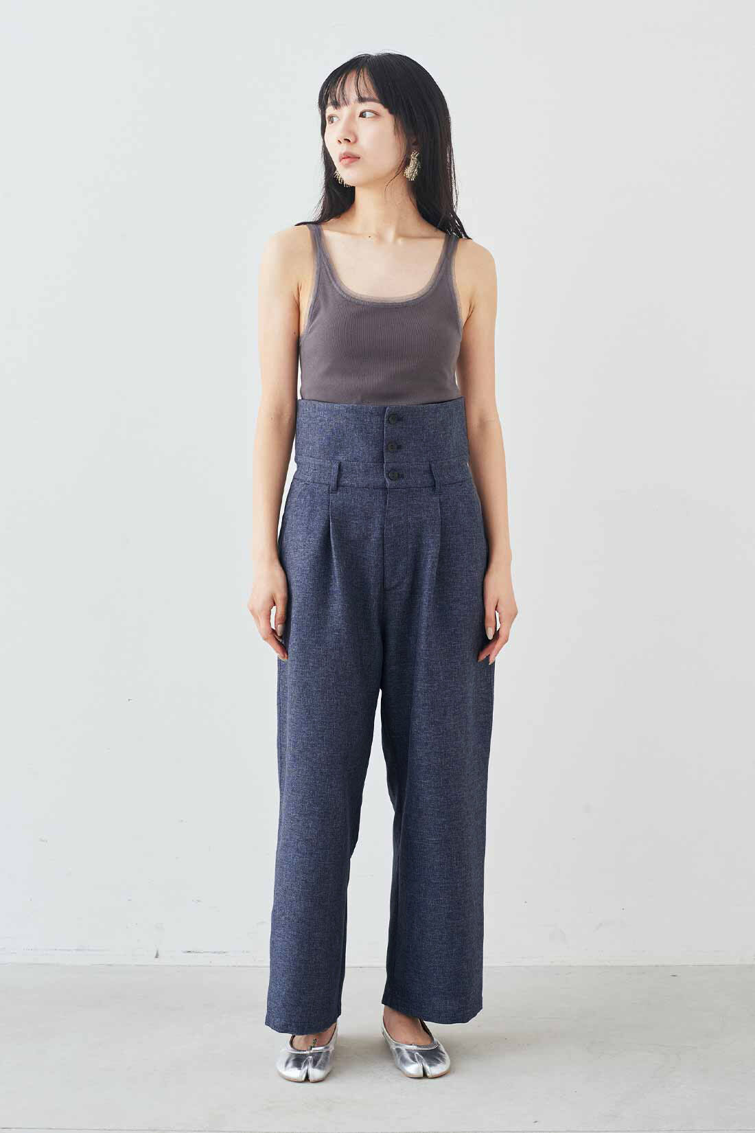 MEDE19F|MEDE19F　リネンライク素材のウエストアクセントパンツ〈グレー〉|モデル身長：163cm　着用サイズ：M