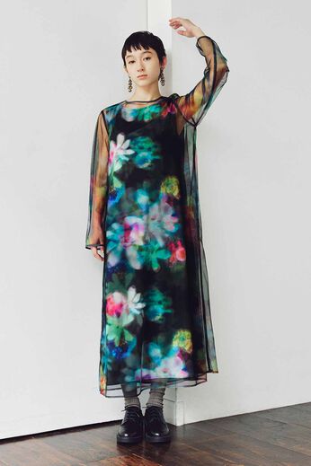 MEDE19F | MEDE19F 花柄プリント シアードレス〈ブラック〉