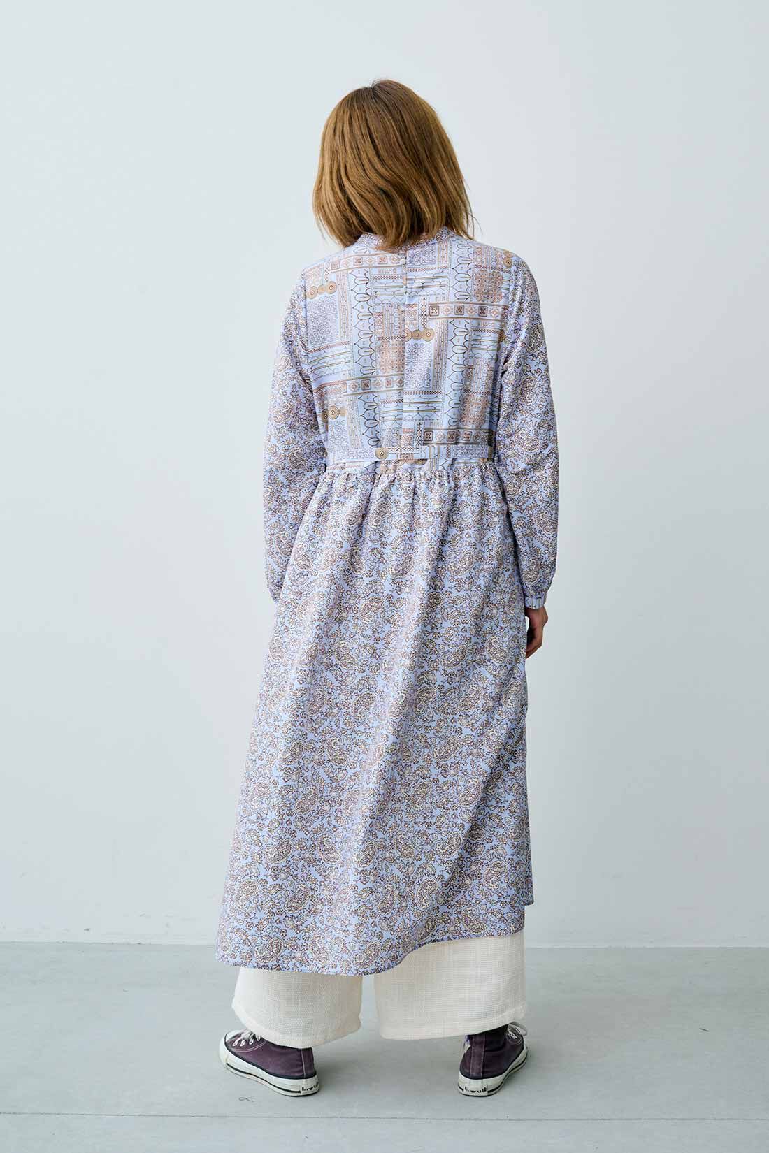 MEDE19F|MEDE19F　変形ペイズリープリントのロングワンピース〈オレンジ〉|モデル身長：163cm　着用サイズ：M