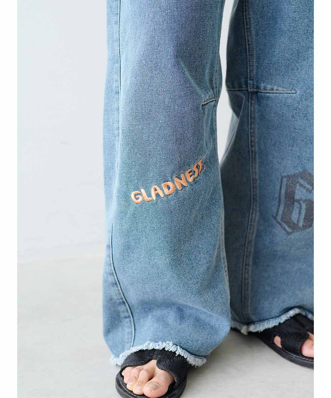 MEDE19F|MEDE19F 刺しゅうとプリントをほどこしたバレルデニム