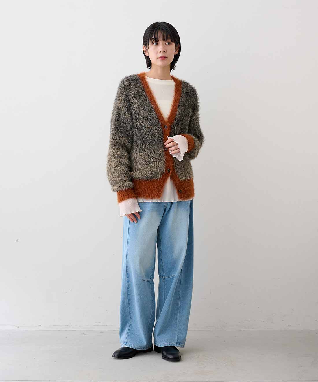 MEDE19F [メデ・ジュウキュウ]|レスウォーター カーブデニムパンツ〈フェードブルー〉とプリーツドッキングトップスの会とプリーツドッキングトップスの会のコーディネート