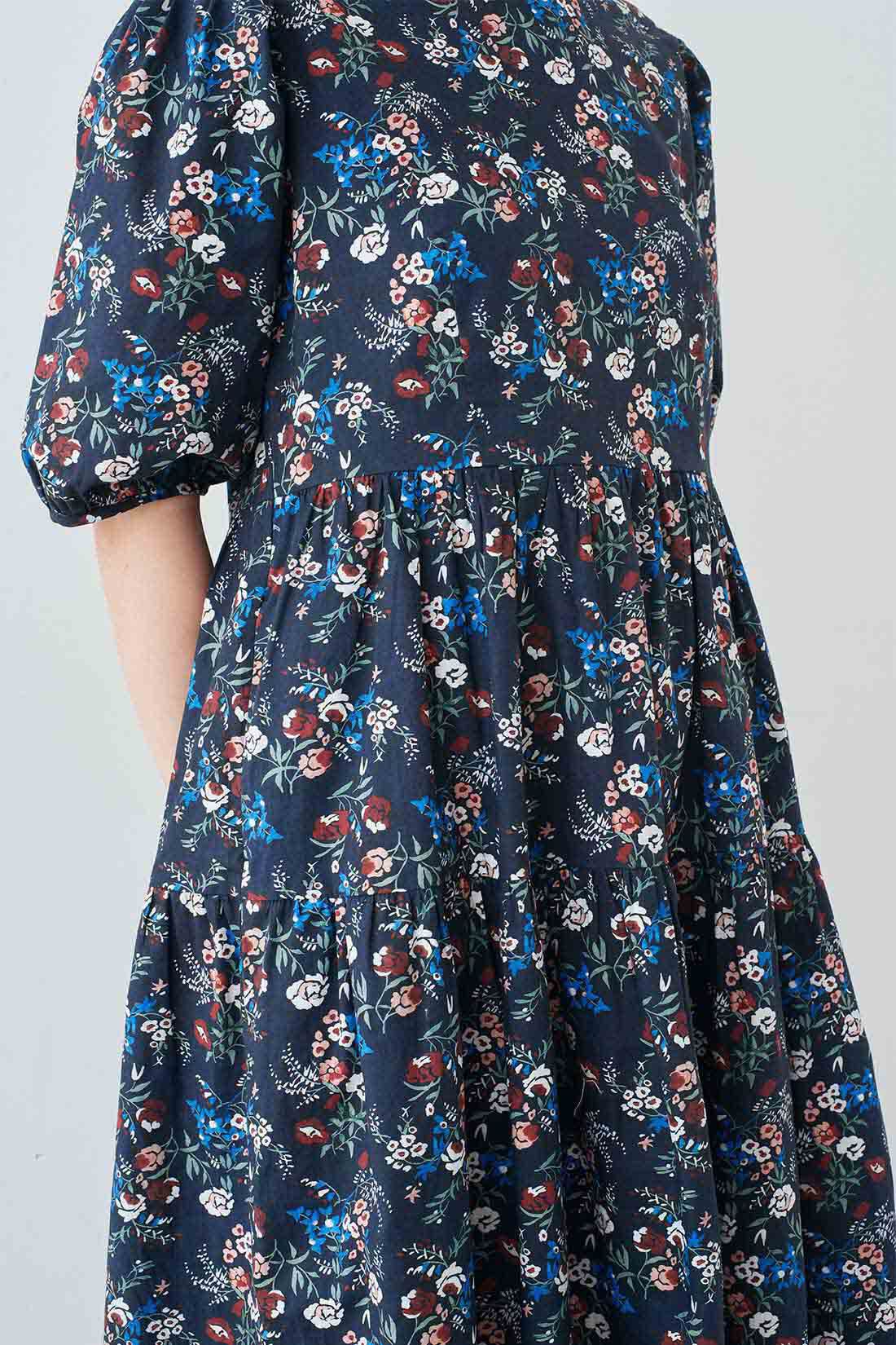 MEDE19F|MEDE19F　ミュルーズモダン〈「ミュルーズ染織美術館」アーカイブコレクション〉プリントパフスリーブワンピース〈ブラック〉