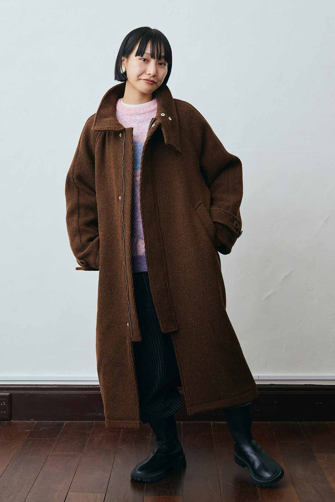 MEDE19F|MEDE19F ミックス調ウール混カルゼのハイネックコート〈ブラウン〉|モデル身長：158cm　着用サイズ：M