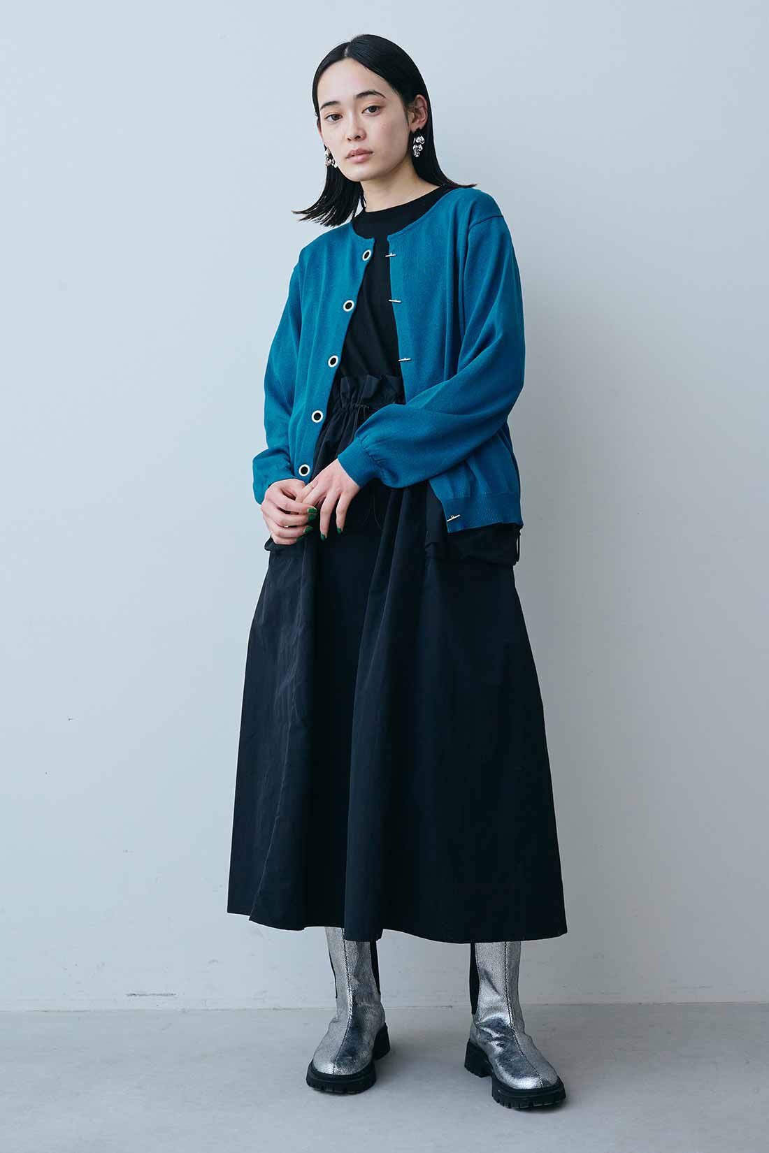 MEDE19F|MEDE19F カットソー×撥水生地のドッキングワンピース〈ブラック〉|モデル身長：167cm　着用サイズ：M