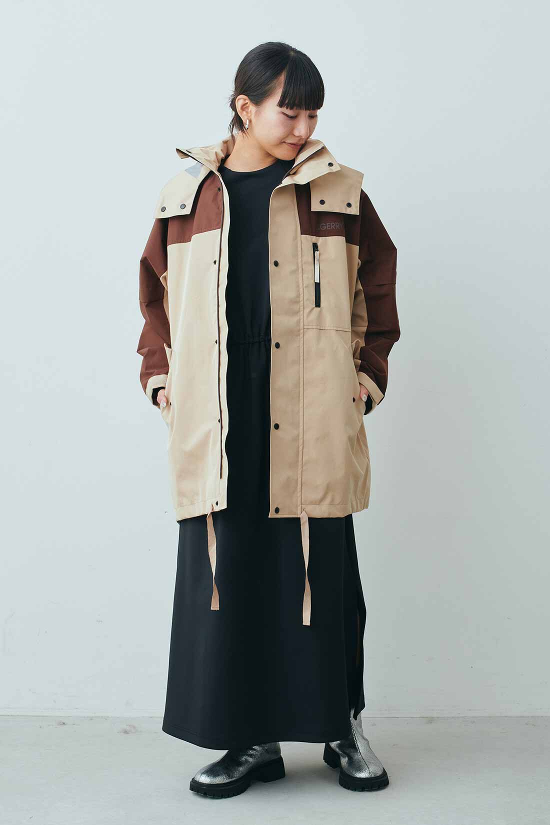 MEDE19F|MEDE19F　ボトルネック ダンボールカットソーワンピース〈ブラック〉|モデル身長：158cm　着用サイズ：M