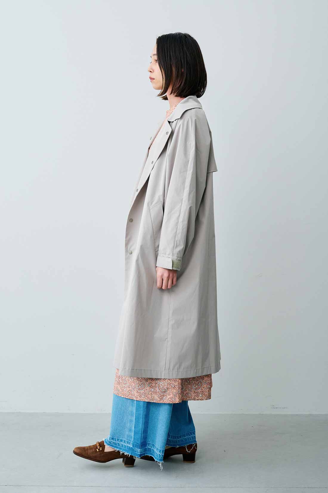MEDE19F|【MEDE19F】水を受け流すミノテック（R）素材のオーバートレンチコート〈グレージュ〉|モデル身長：163cm　着用サイズ：M