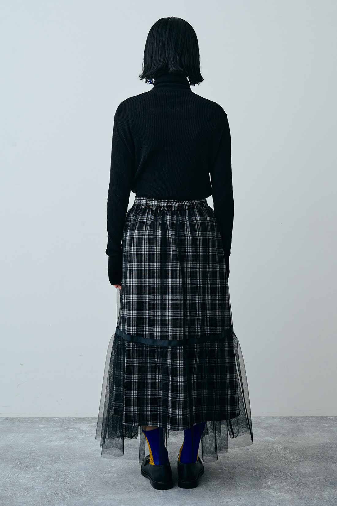 MEDE19F|MEDE19F　チュールレイヤードのチェック柄ロングスカート〈ブラック〉|モデル身長：158cm　着用サイズ：M