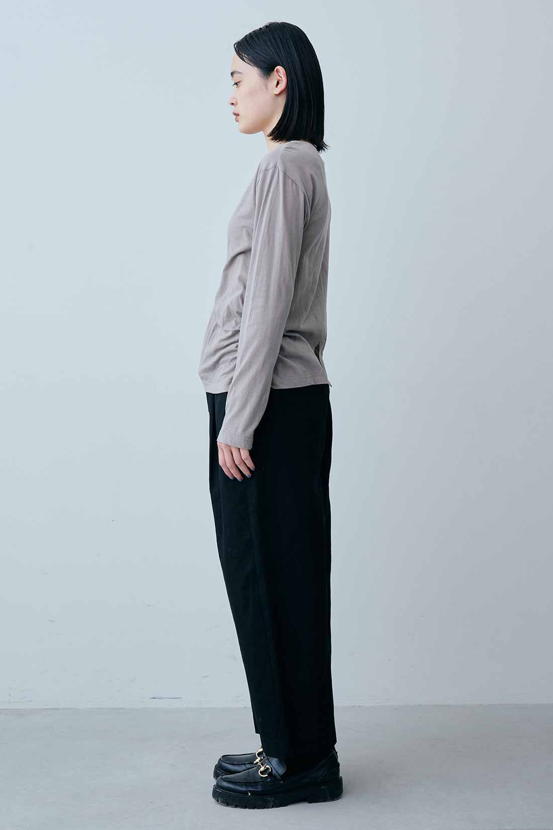 MEDE19F|MEDE19F　繊細な表情の薄手コットンカットソートップスの会|モデル身長：167cm　着用サイズ：M
