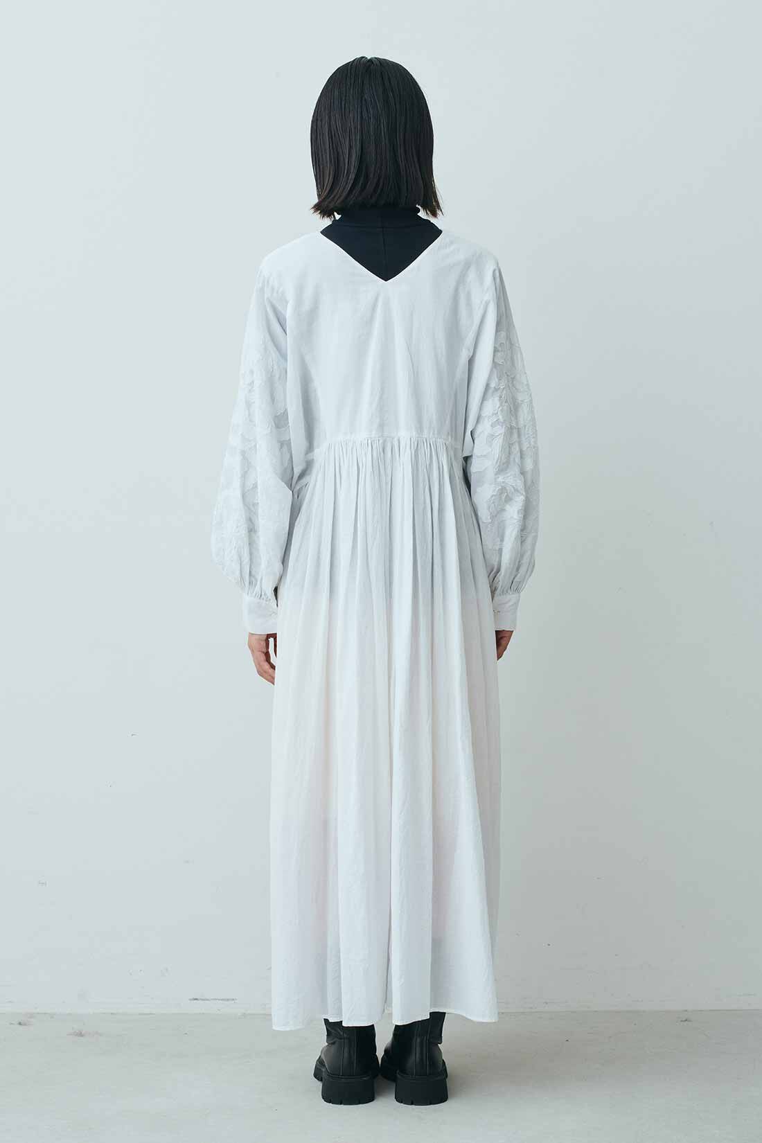 MEDE19F|MEDE19F　〈MADE IN INDIA COLLECTION〉モチーフ刺繍コットンワンピース|モデル身長：163cm　着用サイズ：M