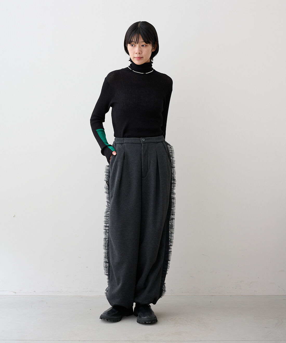 MEDE19F|MEDE19F　サイドラインフリルエアロゲルカットソーパンツ|モデル身長：163cm　着用サイズ：M