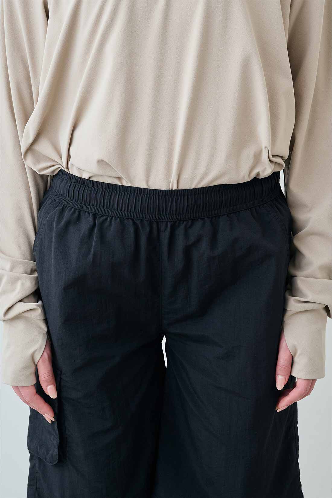 MEDE19F|MEDE19F　水辺でもつかえるナイロンカーゴショーツ〈ブラック〉