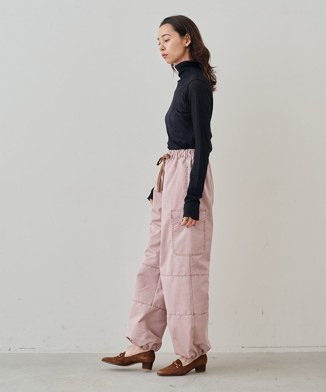 MEDE19F|MEDE19F 薄くてやわらかなティシューカットソーハイネックトップスの会|モデル身長：163cm　着用サイズ：M