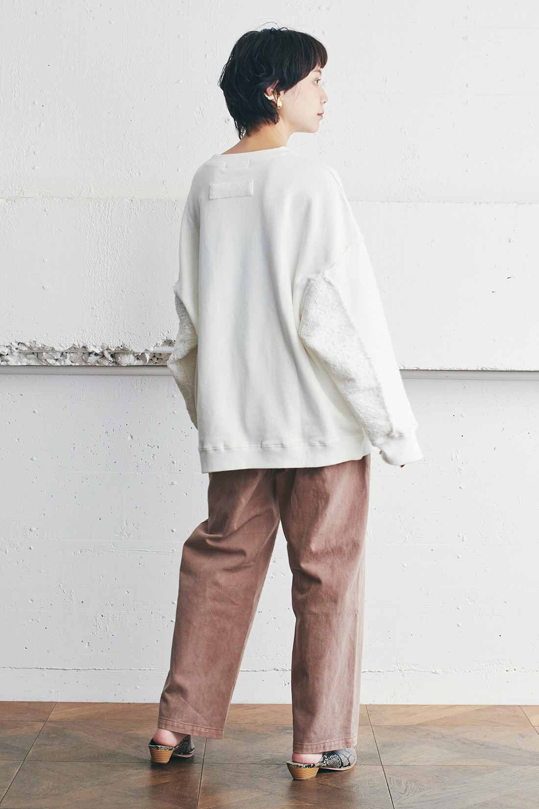 MEDE19F|MEDE19F　レース遣いのオーバーサイズスウェット〈ホワイト〉|モデル身長：157cm　着用サイズ：M