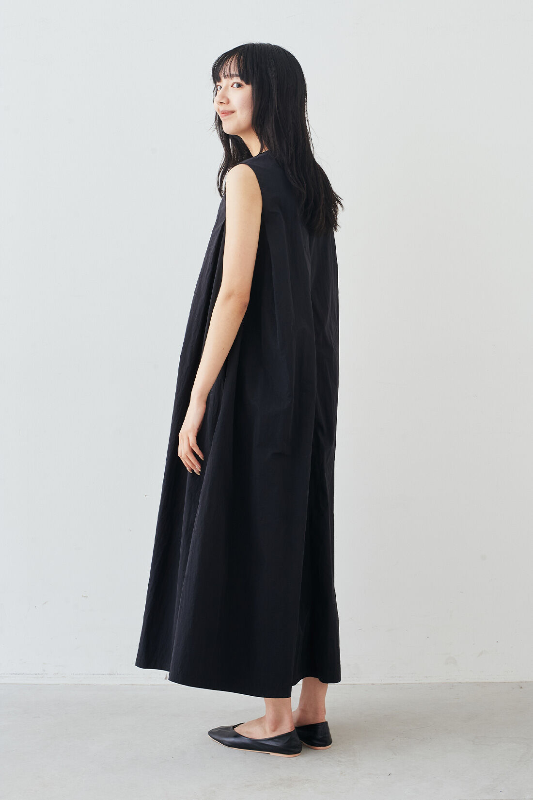 MEDE19F|MEDE19F　高山都さんコラボ 衿付き撥水加工ワンピース|モデル身長：163cm　着用サイズ：M
