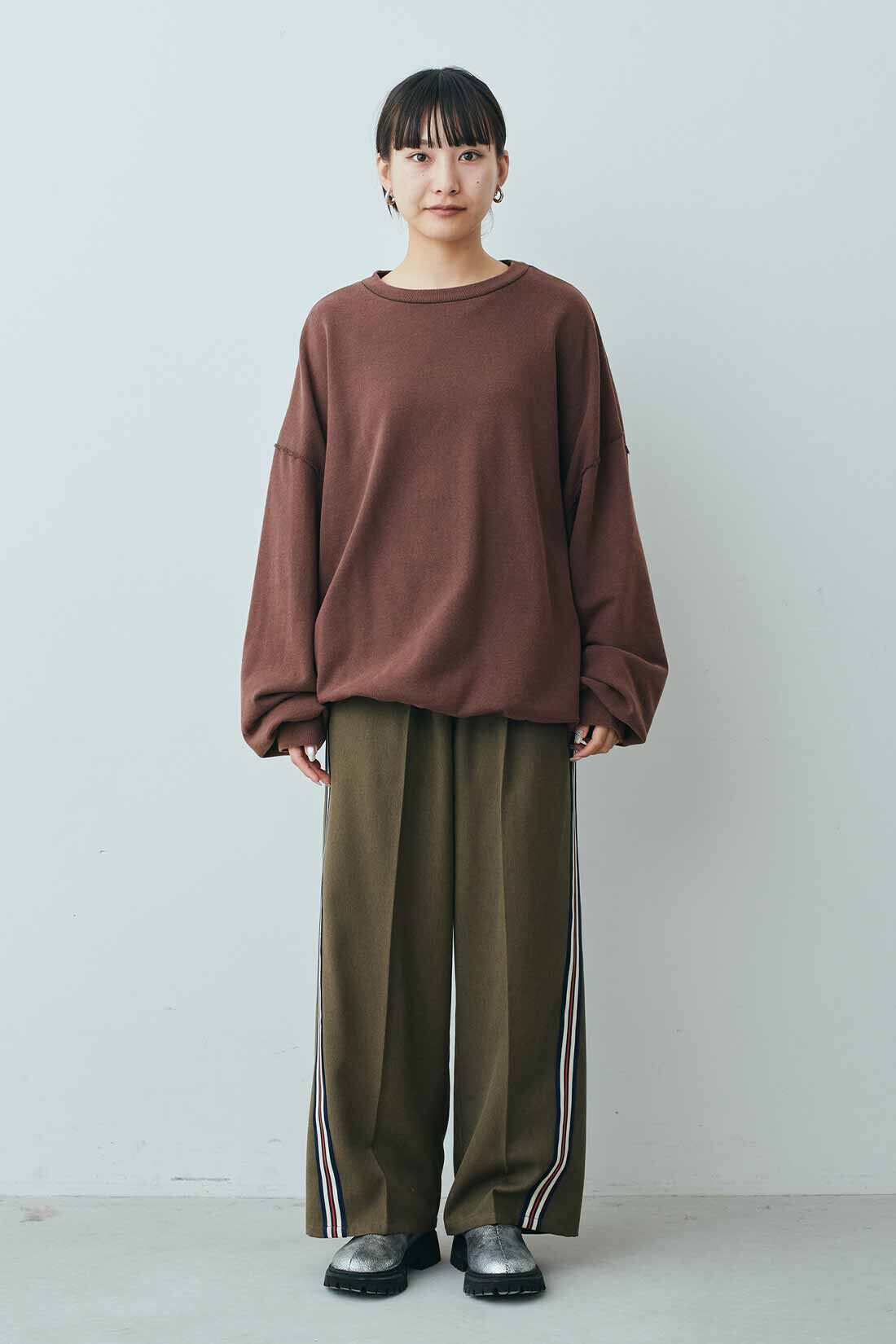 MEDE19F|MEDE19F　FILA for MEDE19F 大人もはけるトラックスラックス〈ミリタリーカーキ〉|モデル身長：158cm　着用サイズ：M