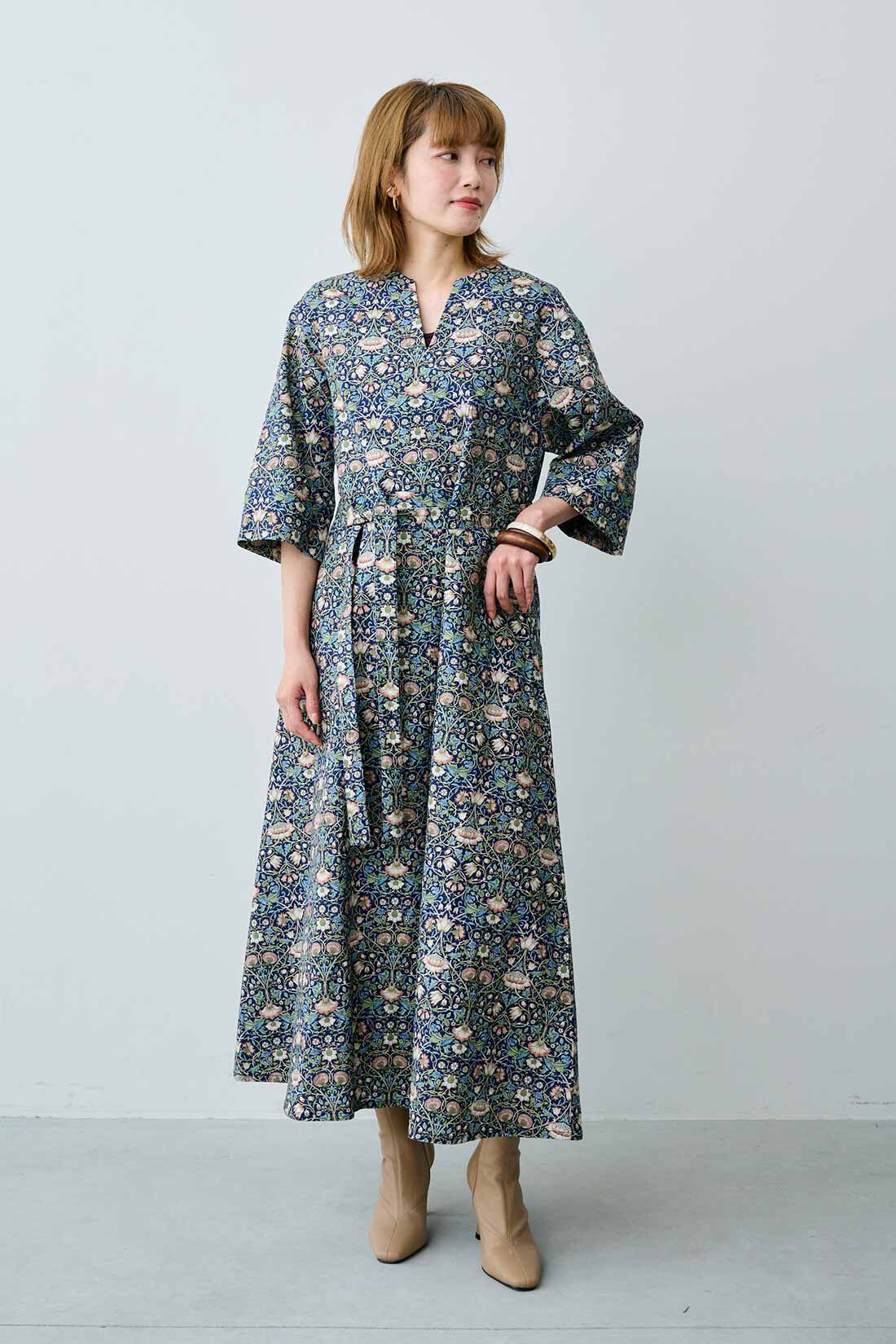MEDE19F|【MEDE19F】〈MORRIS Gallery〉リネンコットンプリントロングワンピース〈LODDEN柄〉|モデル身長：163cm　着用サイズ：M