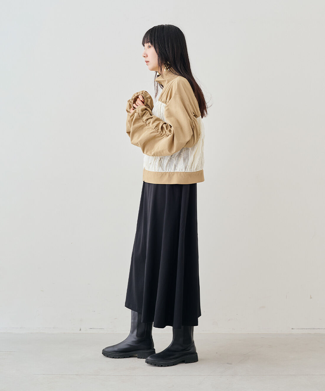 MEDE19F|MEDE19F　異素材遣いギャザーブルゾン〈ベージュ〉|モデル身長：163cm　着用サイズ：M