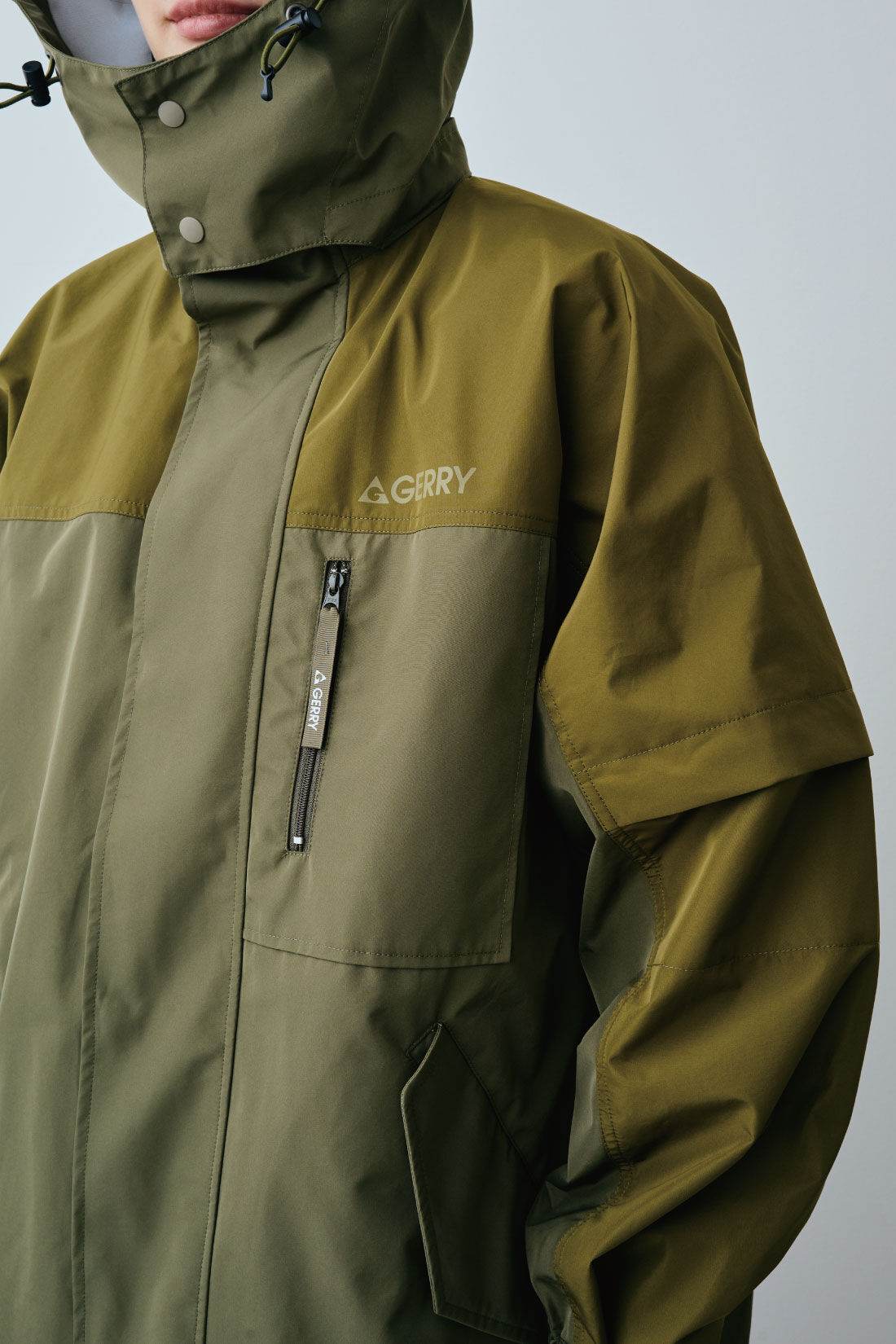 MEDE19F|GERRY（Ｒ） for MEDE19F　高山都さんコラボ ライナー付きマウンテンコート|「GERRY」のロゴプリントも マットなカーキカラーで、 大人の落ち着き。