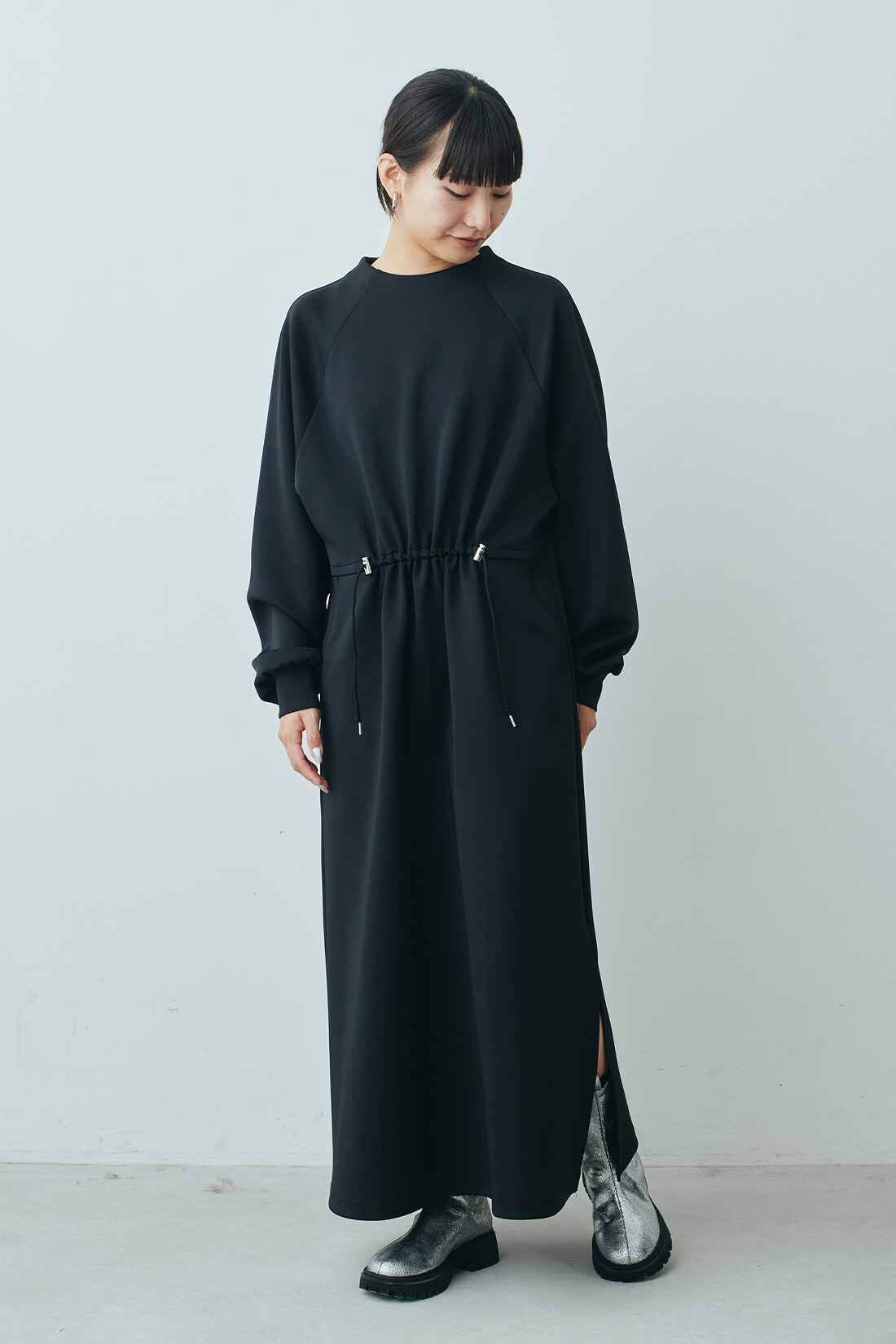 MEDE19F|MEDE19F　ボトルネック ダンボールカットソーワンピース〈ブラック〉|モデル身長：158cm　着用サイズ：M