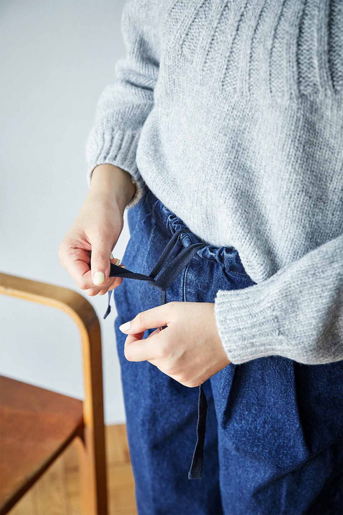 THREE FIFTY STANDARD|THREE FIFTY STANDARD 10オンスデニムのイージーパンツ〈ブルー〉|ウエストの内側にはドローコード付き。ジャストなフィット感に調節できます。