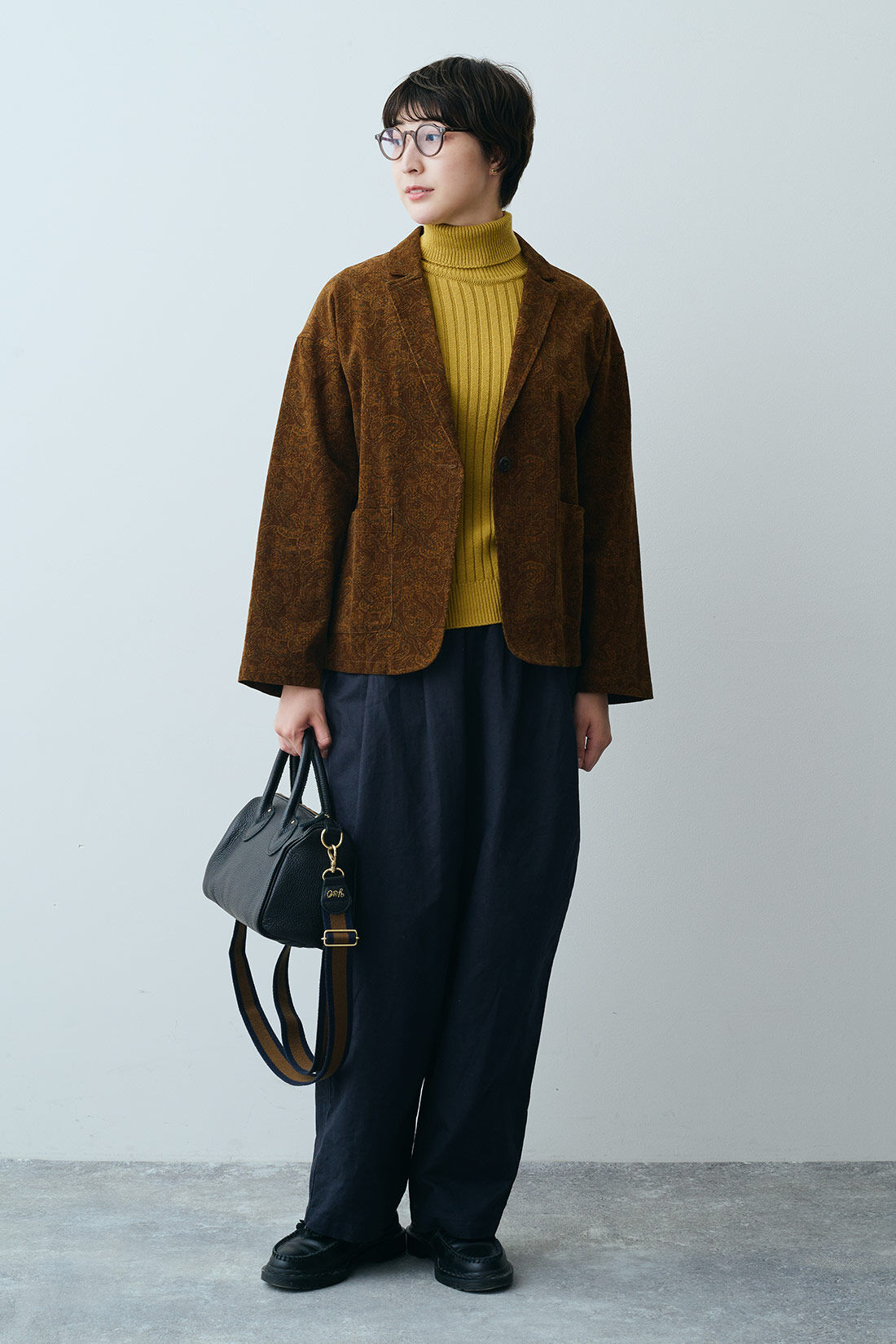 THREE FIFTY STANDARD|ペイズリー柄の細コールジャケットＢＲ　ＴＦＳとリネン混パンツダークネイビーＴＦＳのコーディネート