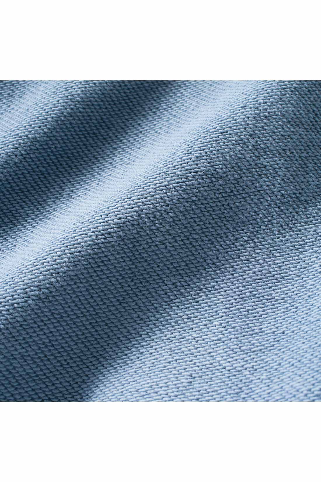 THREE FIFTY STANDARD|THREE FIFTY STANDARD すそラウンドシルエットの裏毛プルオーバー〈チャコール〉|春先まで長く着られる裏毛素材です。　※お届けするカラーとは異なります。