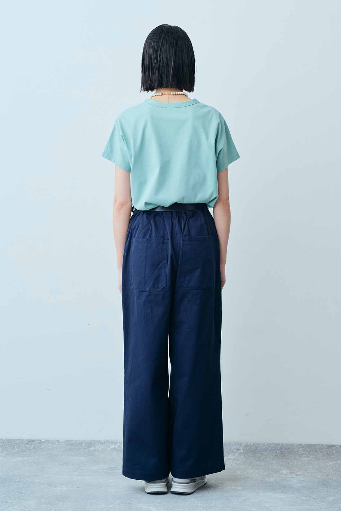 THREE FIFTY STANDARD|汗じみ軽減加工 フレンチスリーブ Tシャツとタック チノワイドパンツ〈ネイビー〉のコーディネート|モデル身長:163cm 着用サイズ:M THREE FIFTY STANDARD|汗じみ軽減加工 フレンチスリーブ Tシャツとタック チノワイドパンツ〈ネイビー〉のコーディネート|モデル身長:163cm 着用サイズ:M