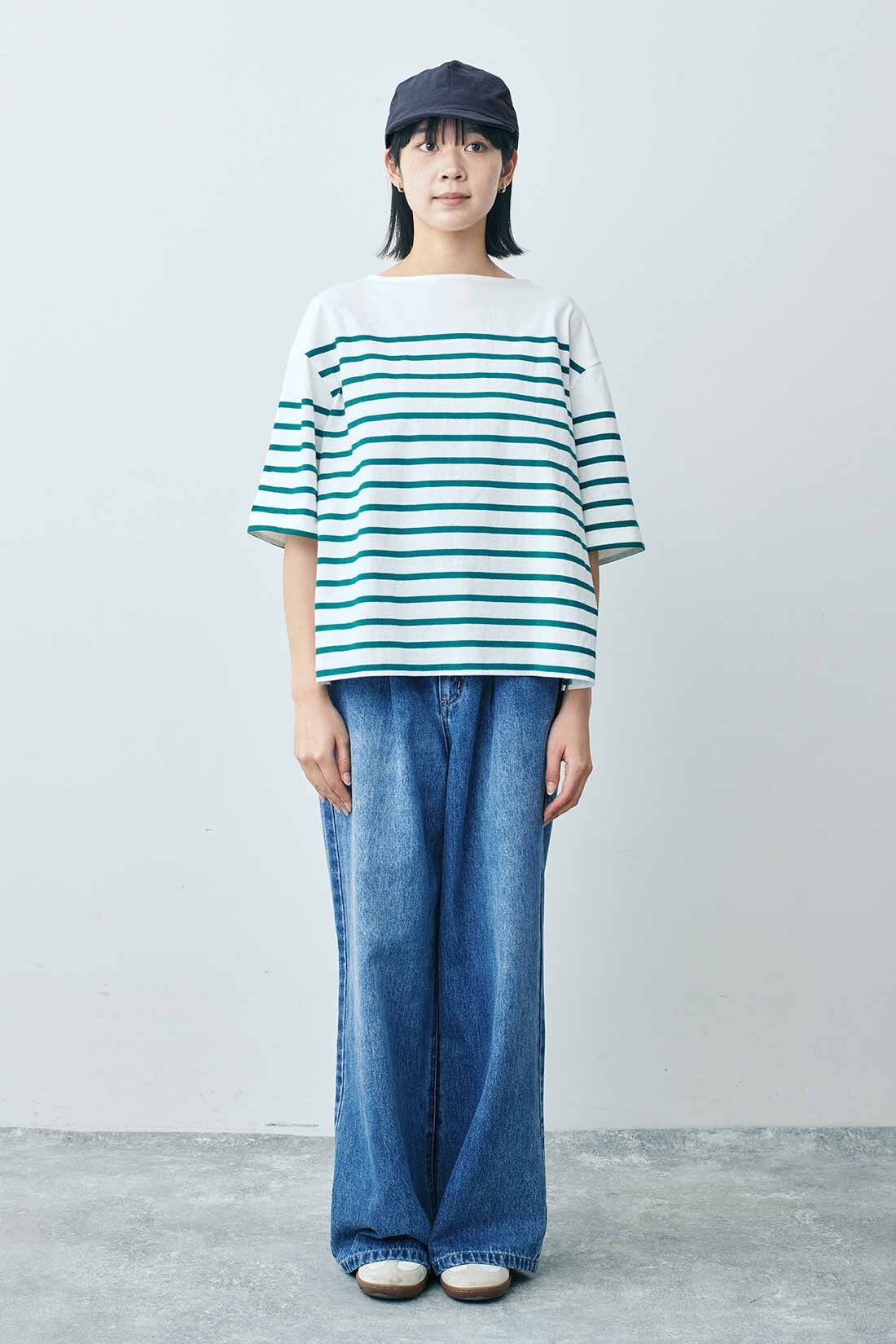 THREE FIFTY STANDARD|パネルボーダーＴシャツ　ＴＦＳとタックバギーデニムパンツ　ＴＦＳのコーディネート|モデル身長：163cm 着用サイズ：M