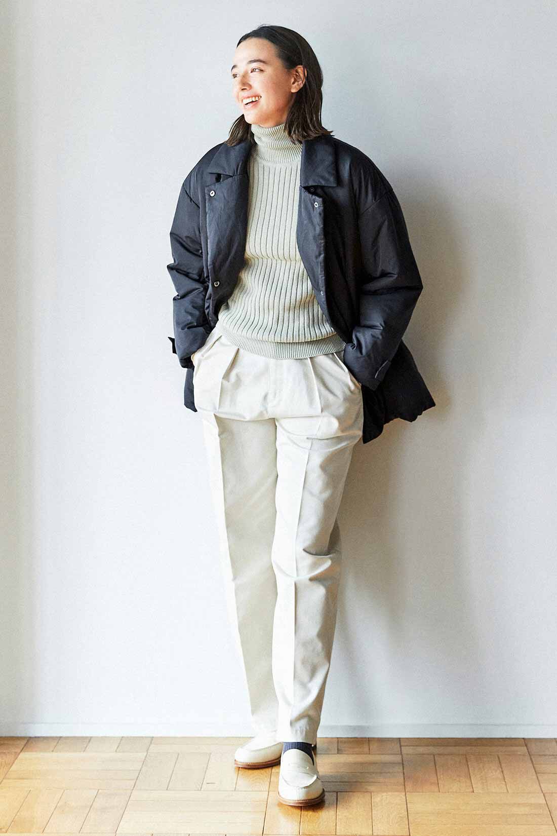 THREE FIFTY STANDARD|ワンサイドスナップ中わたジャケットＢＫ　ＴＦＳとスタンダードなチノパンツライトベージュ　ＴＦＳのコーディネート