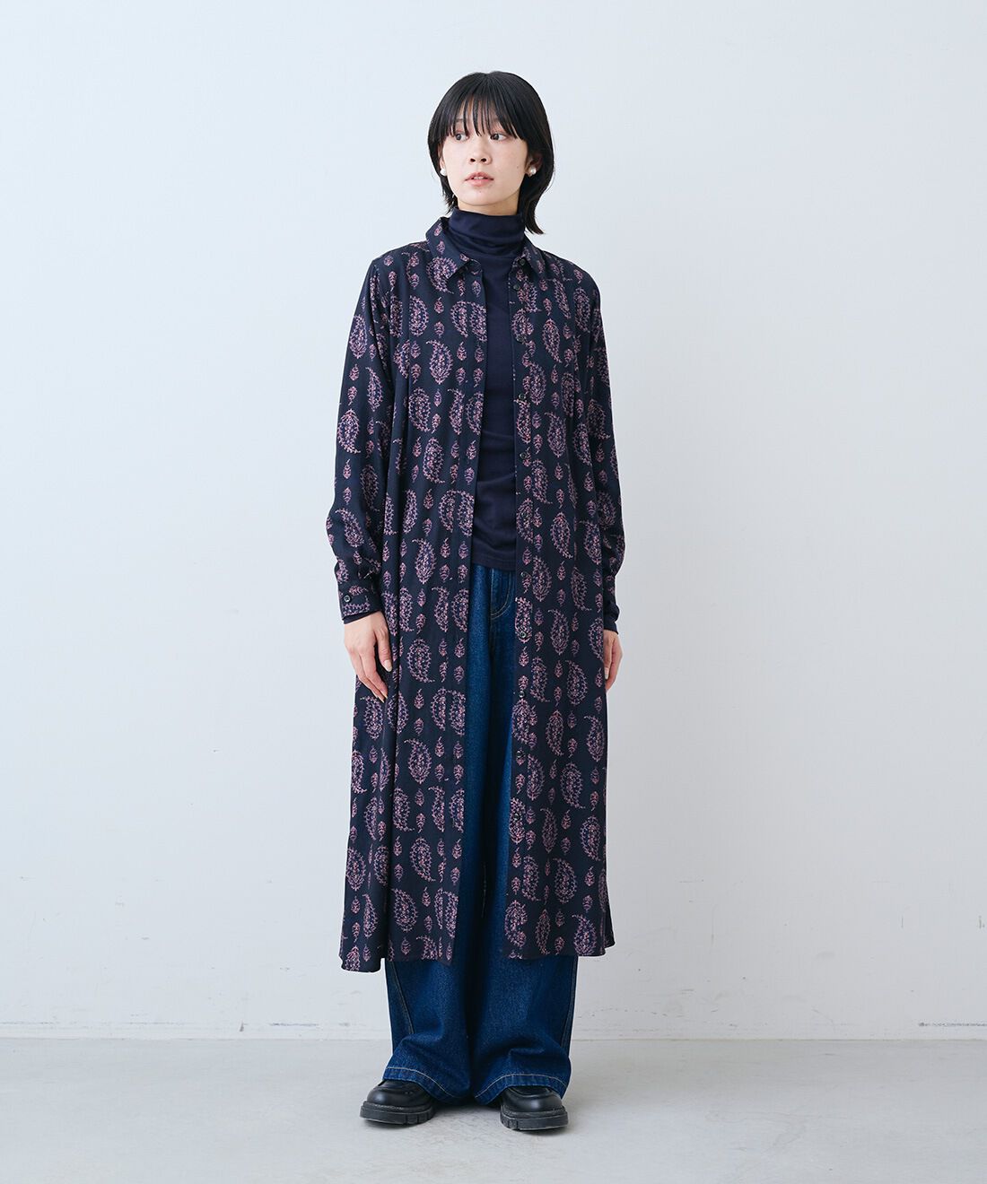 THREE FIFTY STANDARD|やさしい肌ざわりシルク混 カットソー タートルと11.5oz デニムのペインター パンツのコーディネート