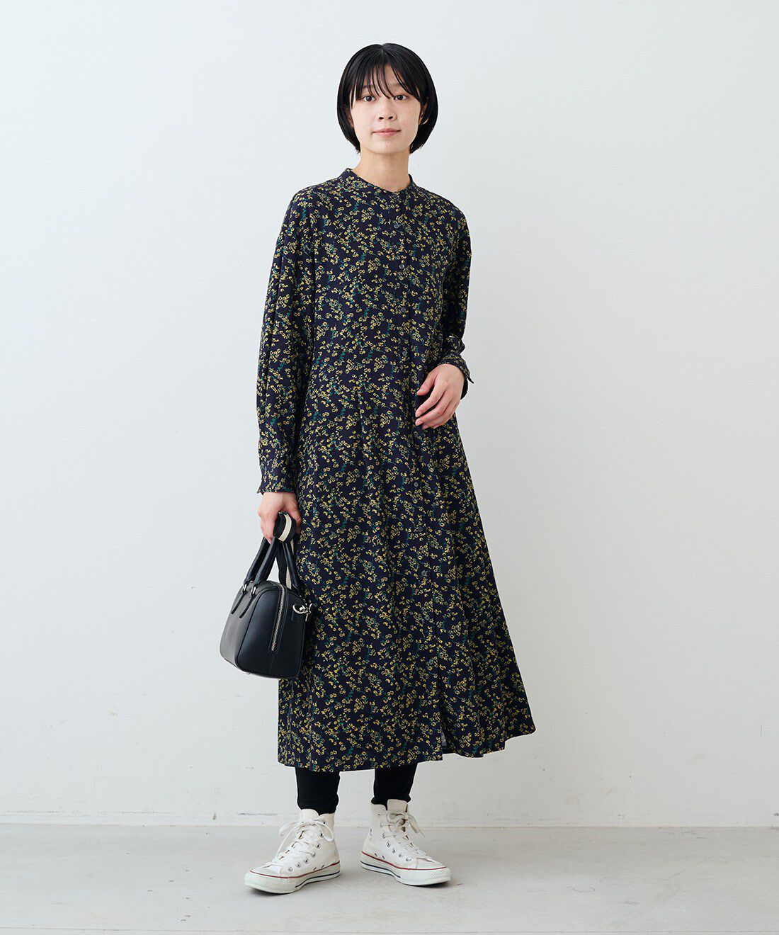 THREE FIFTY STANDARD［スリーフィフティースタンダード］|シックな花柄のシャツワンピースＮＶ　ＴＦＳのコーディネート|モデル身長：163cm 着用サイズ：M