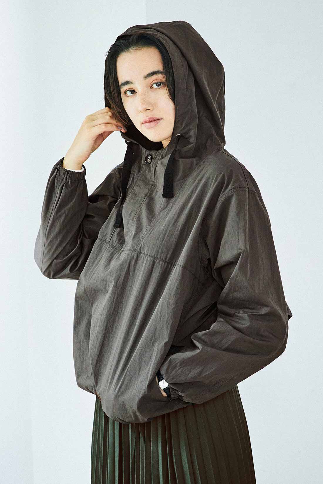 THREE FIFTY STANDARD|THREE FIFTY STANDARD コットンナイロン混の撥水（はっすい）アノラック〈チャコール〉