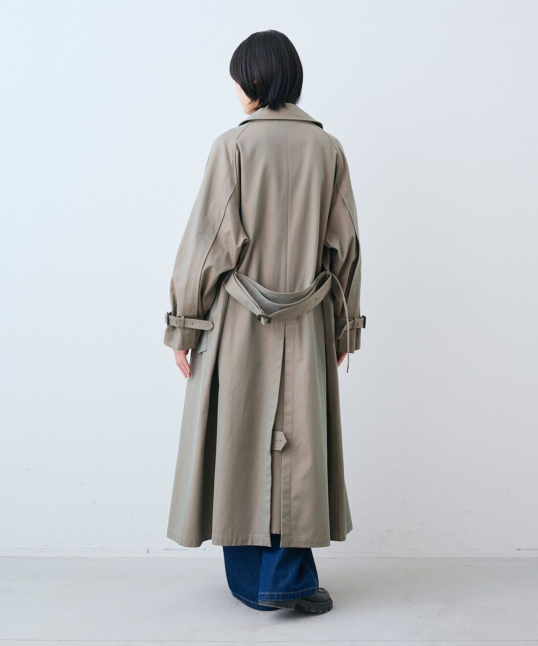 THREE FIFTY STANDARD|レトロなボーダーTシャツ　と11.5oz デニムのペインター パンツとレザーのワイド ボストンバッグ〈ブラック〉のコーディネート