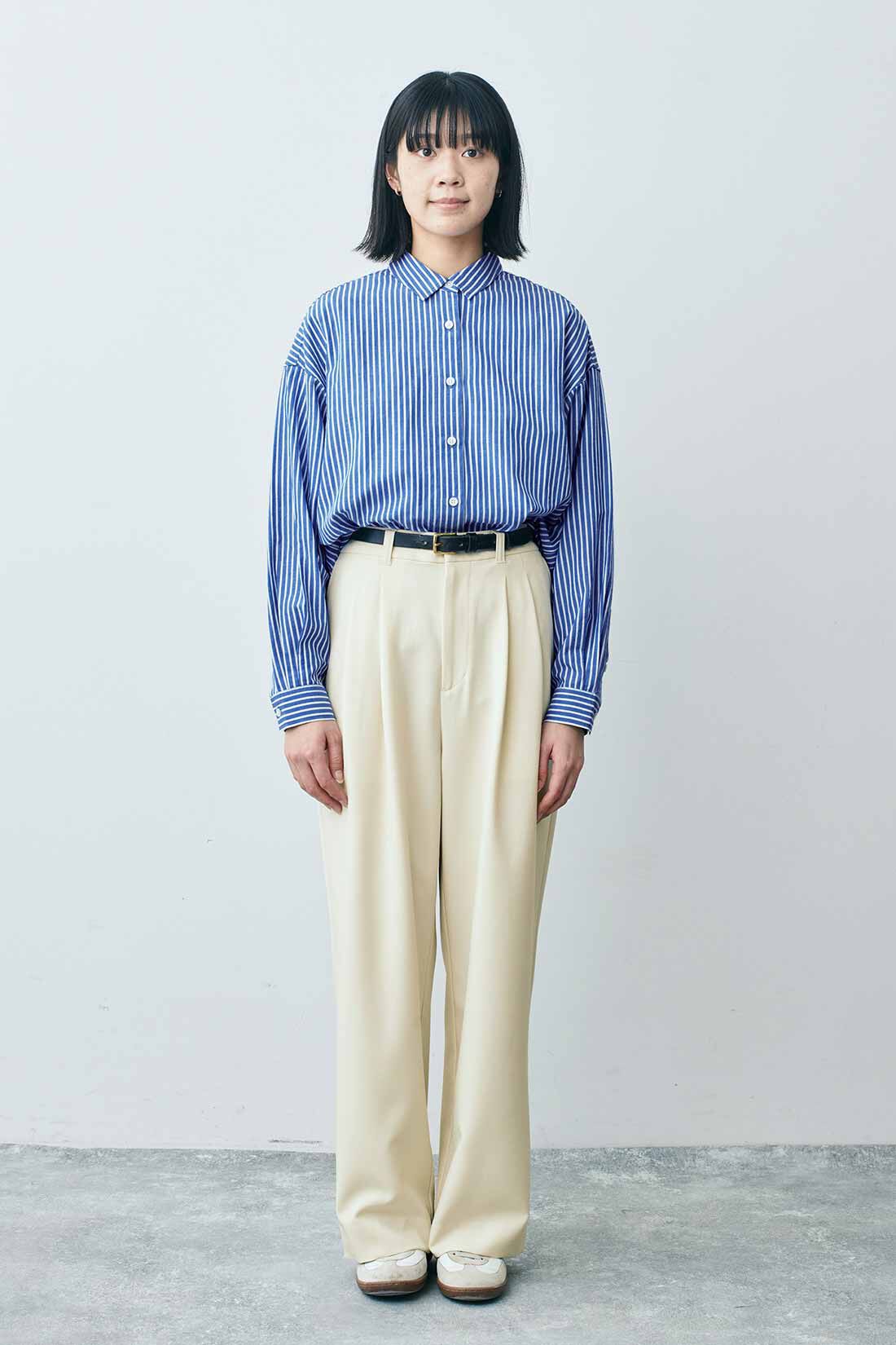 THREE FIFTY STANDARD|THREE FIFTY STANDARD BIGシルエットのストライプシャツ〈ブルー〉|モデル身長：163cm 着用サイズ：M