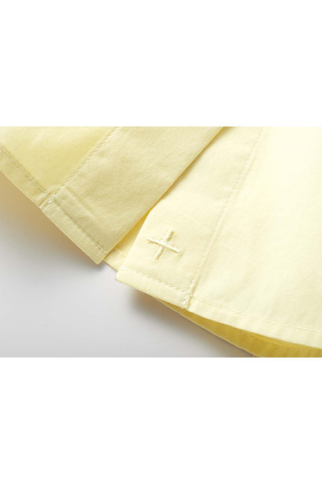 THREE FIFTY STANDARD|THREE FIFTY STANDARD　小谷 実由さんと作った こだわりの薄黄色シャツ〈イエロー〉|フロントのすそにコラボ服オリジナルのプラス刺繍を入れました。