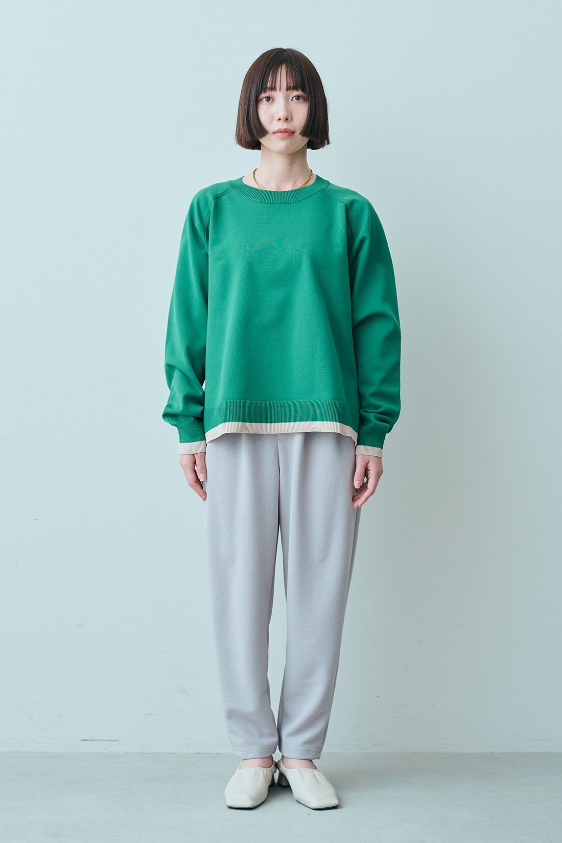 IEDIT|リサイクルポリエステル素材 バウンシー ニット プルオーバー〈緑〉のコーディネート|【着用サイズ】トップス：S　パンツ：SP