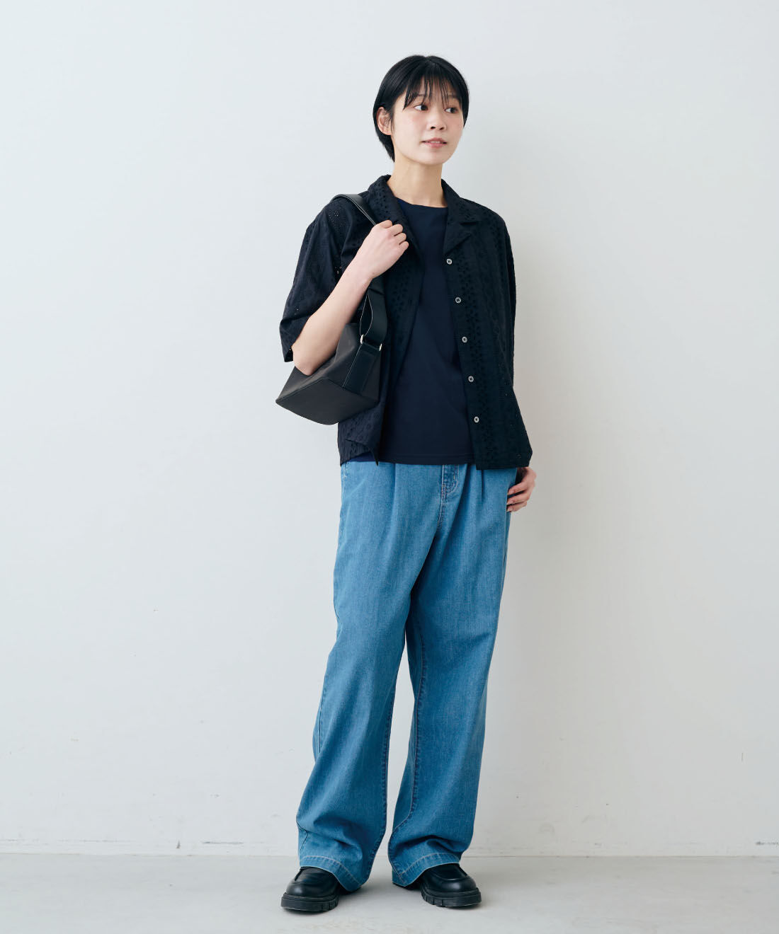 THREE FIFTY STANDARD|シルケット加工 タンクトップとライトデニムのタックワイドパンツのコーディネート