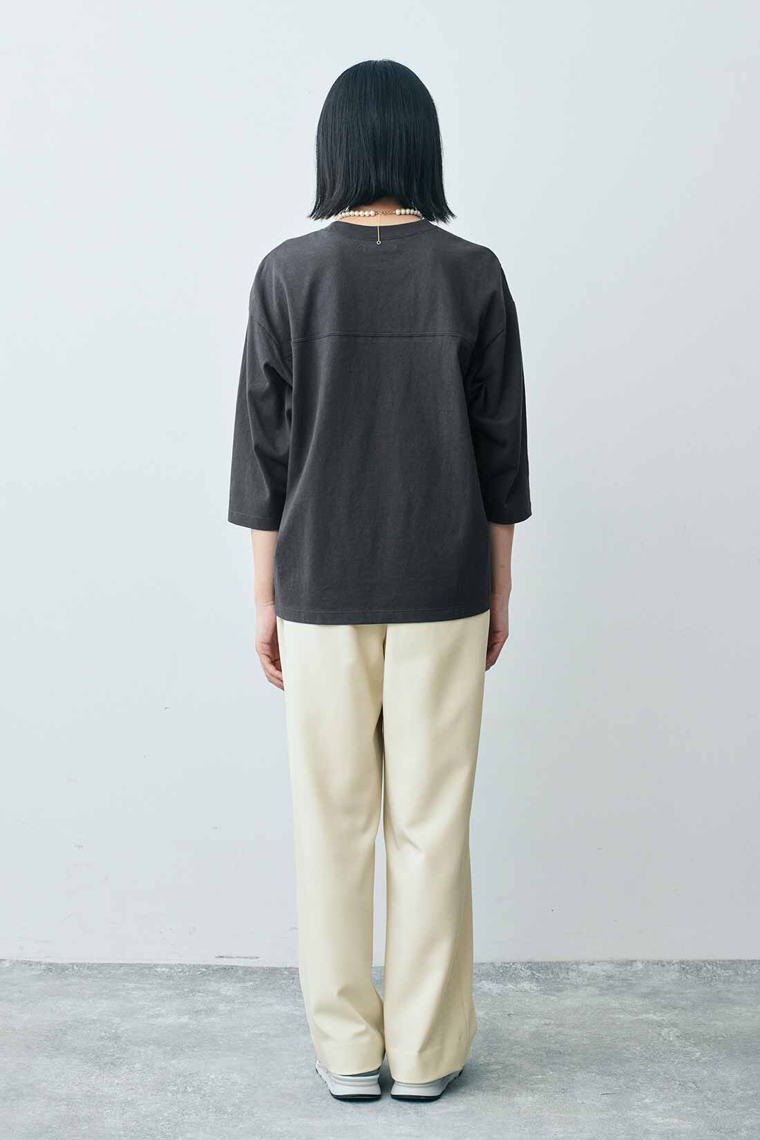 THREE FIFTY STANDARD|THREE FIFTY STANDARD フットボールTシャツ〈チャコールグレー〉|モデル身長：163cm 着用サイズ：M