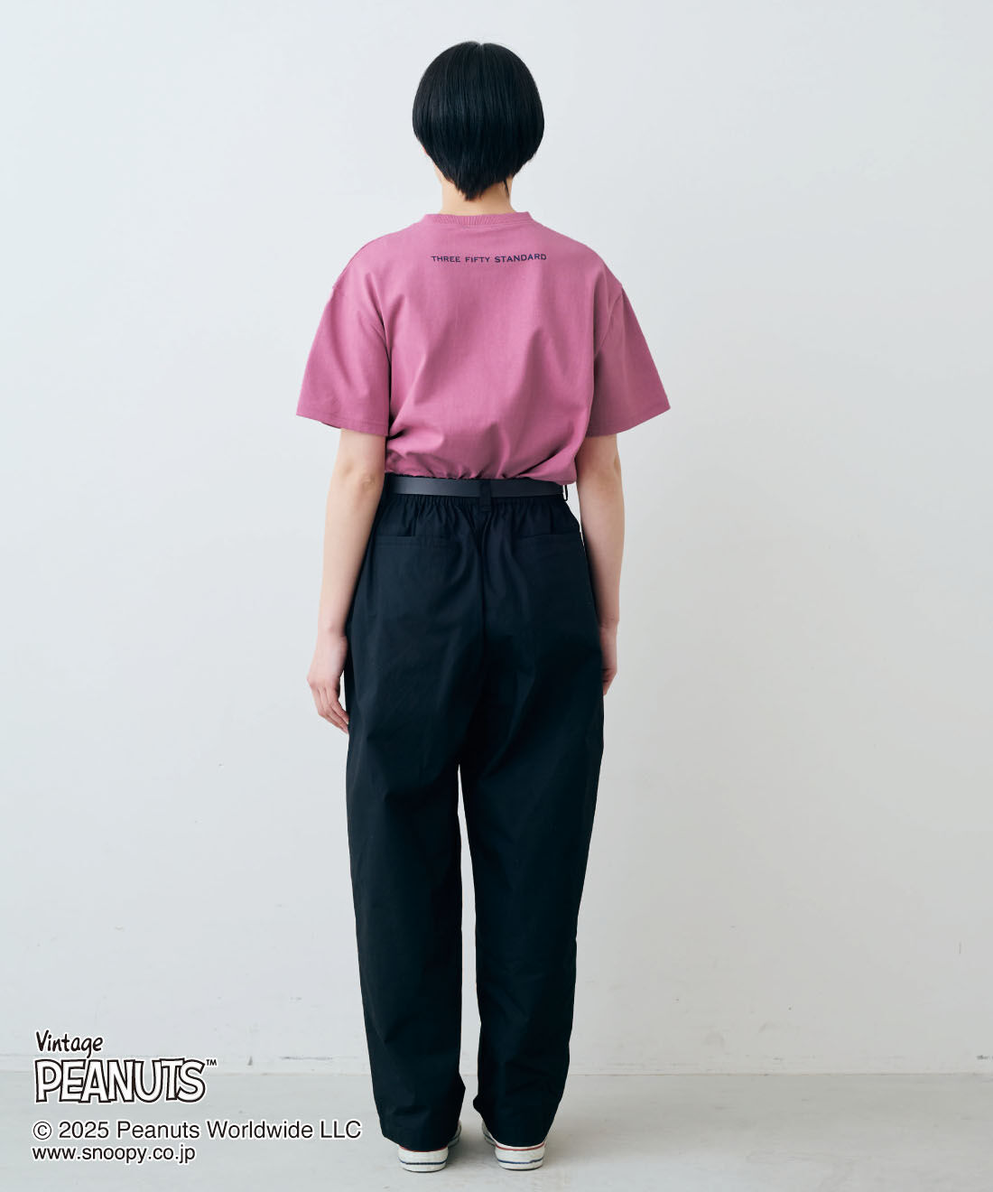 THREE FIFTY STANDARD|THREE FIFTY STANDARD　PEANUTS〈スヌーピー＆フレンズ〉ロゴプリントTシャツの会|モデル身長：163cm　着用サイズ：M