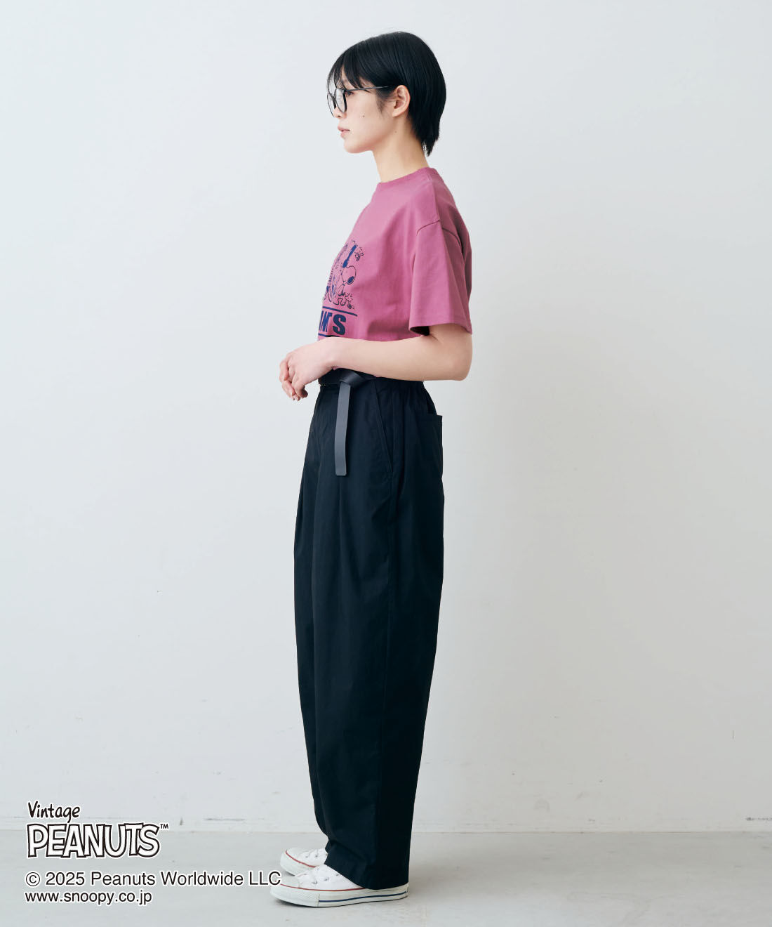 THREE FIFTY STANDARD|THREE FIFTY STANDARD　PEANUTS〈スヌーピー＆フレンズ〉ロゴプリントTシャツの会|モデル身長：163cm　着用サイズ：M