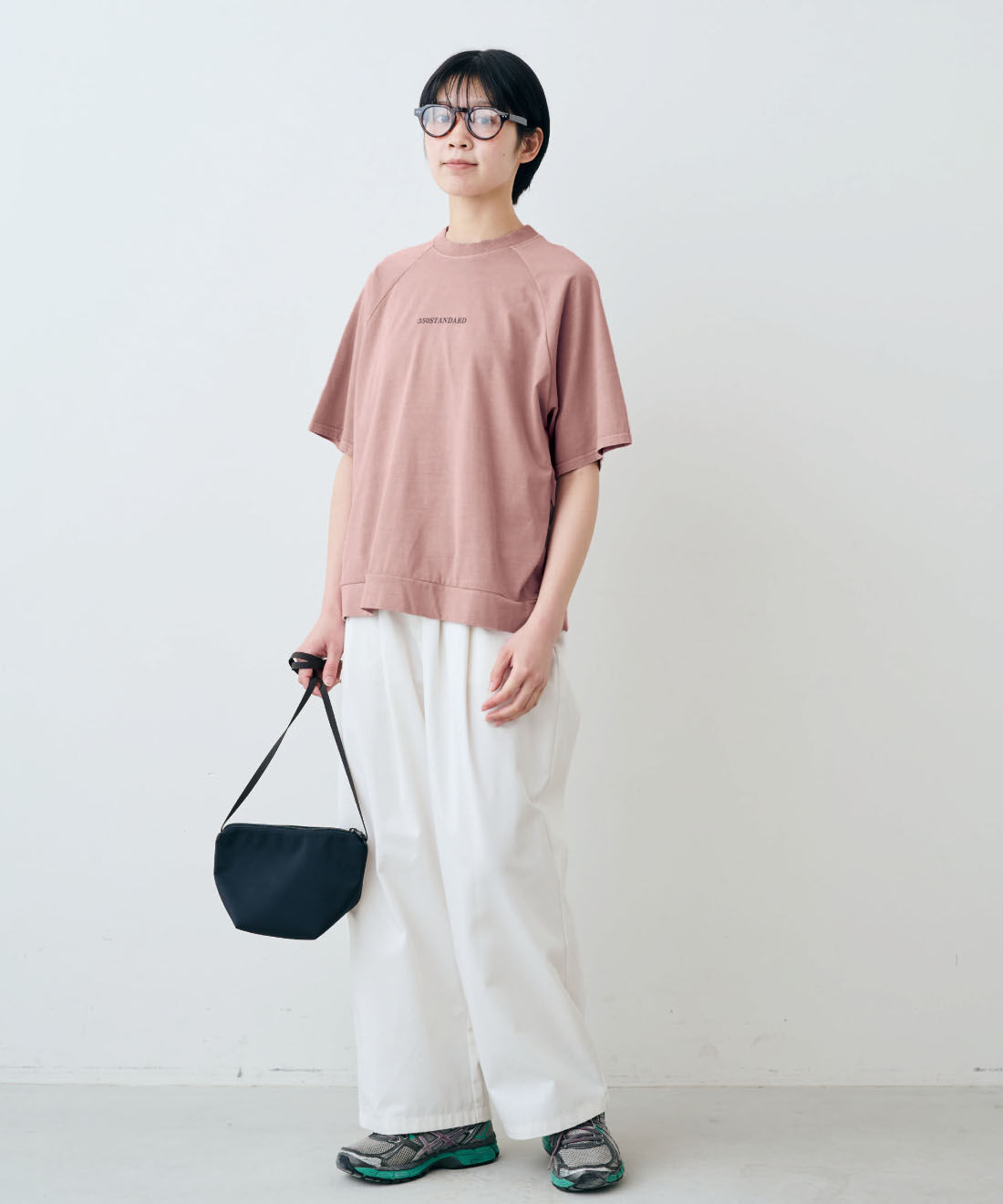 THREE FIFTY STANDARD［スリーフィフティースタンダード］|カジュアルすぎないチノパンツ〈アイボリー〉のコーディネート