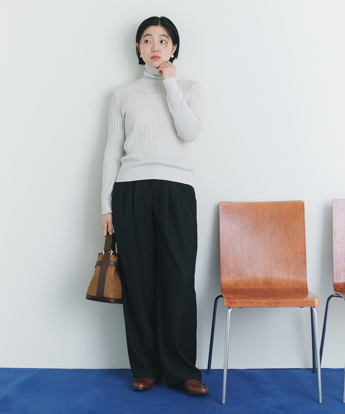 THREE FIFTY STANDARD［スリーフィフティースタンダード］|タックテーパードパンツＢＫ　ＴＦＳのコーディネート