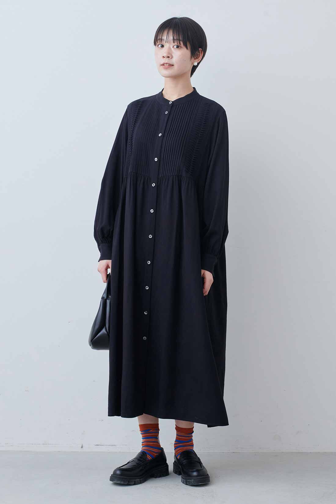 THREE FIFTY STANDARD|THREE FIFTY STANDARD　ピンタックのワンピース〈ブラック〉|モデル身長：163cm　着用サイズ：M