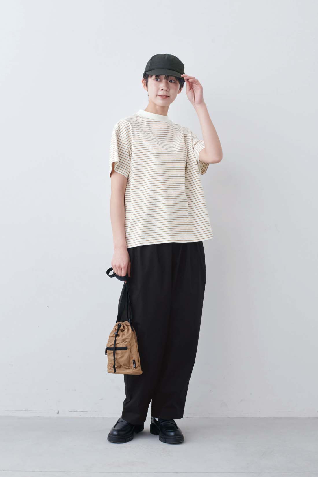 THREE FIFTY STANDARD|THREE FIFTY STANDARD　ラフなシルエットのテーパードパンツ〈ブラック〉|モデル身長：163cm　着用サイズ：M