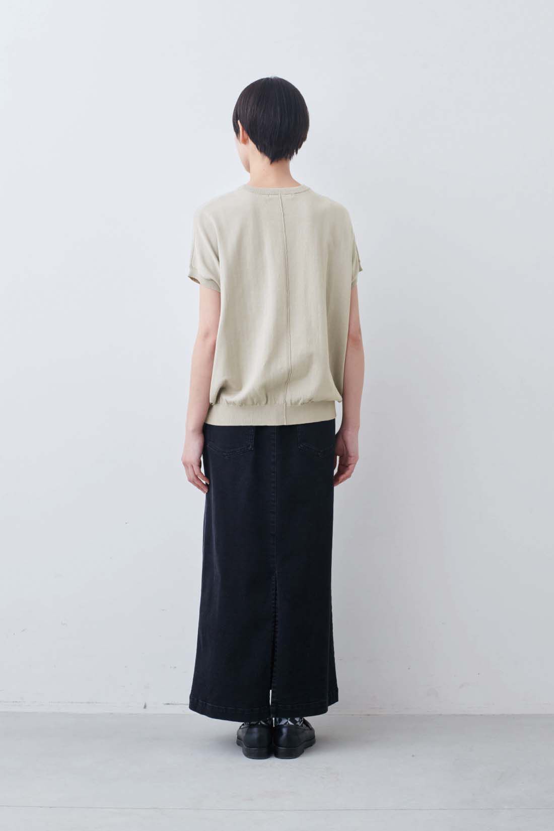 THREE FIFTY STANDARD|THREE FIFTY STANDARD　シャリっとしたコットン100％のニットプルオーバーの会|モデル身長：163cm　着用サイズ：M